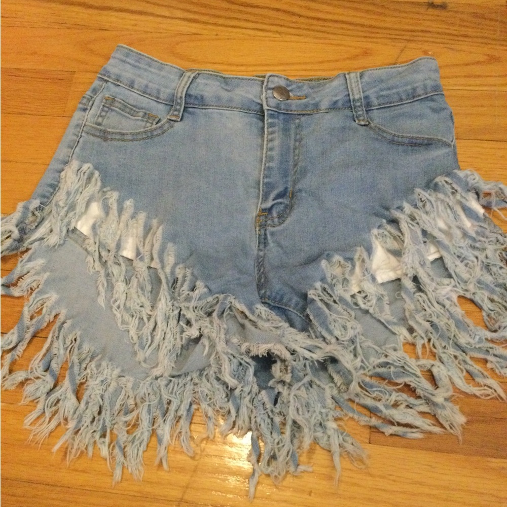 Frayed Light Wash Denim High-Waisted Shorts